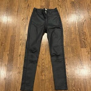 Vibrant MIU  Women 5 (26) Black Faux Leather coated Skinny jeans EP1795